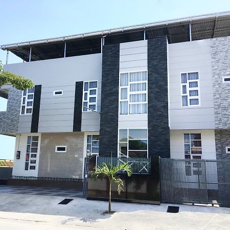 Grand Mulia Guest House Balikpapan (Borneo) Bagian luar foto