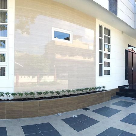 Grand Mulia Guest House Balikpapan (Borneo) Bagian luar foto