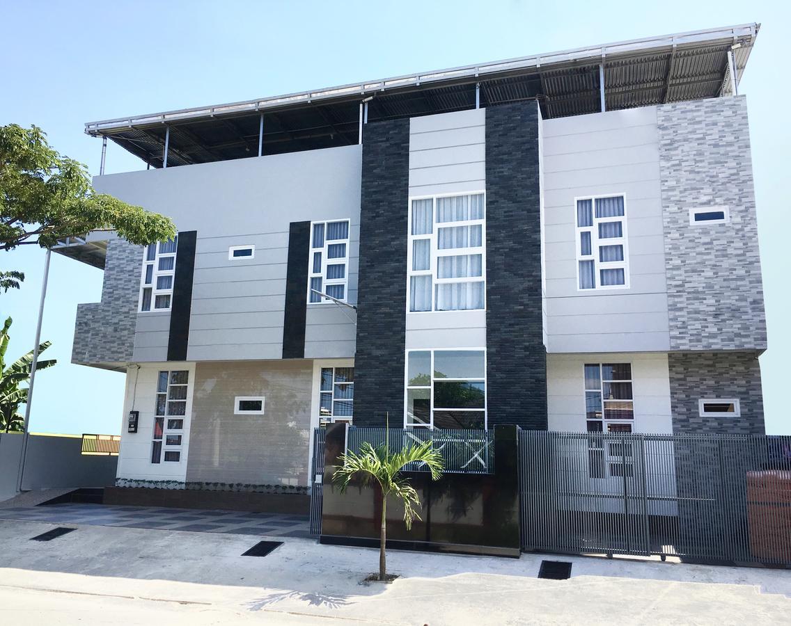 Grand Mulia Guest House Balikpapan (Borneo) Bagian luar foto