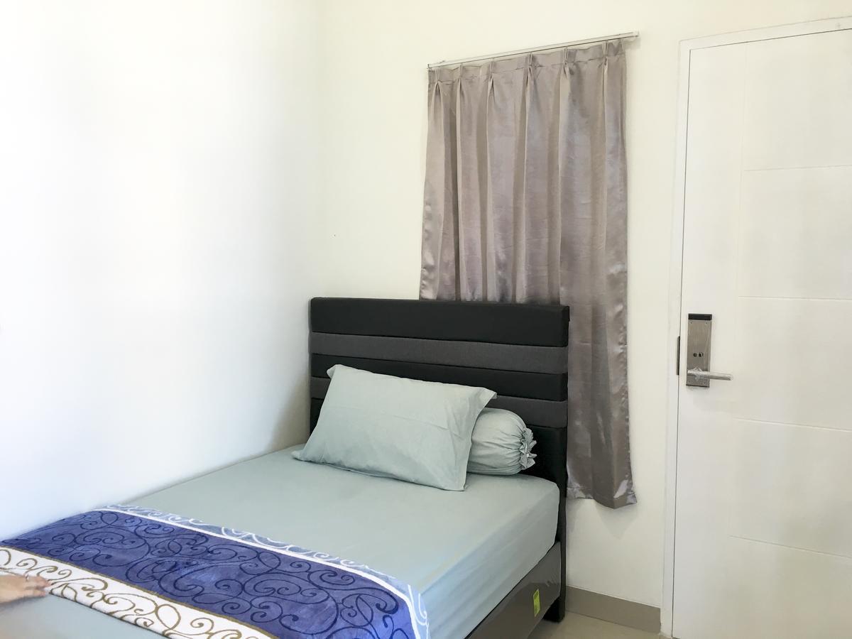Grand Mulia Guest House Balikpapan (Borneo) Bagian luar foto