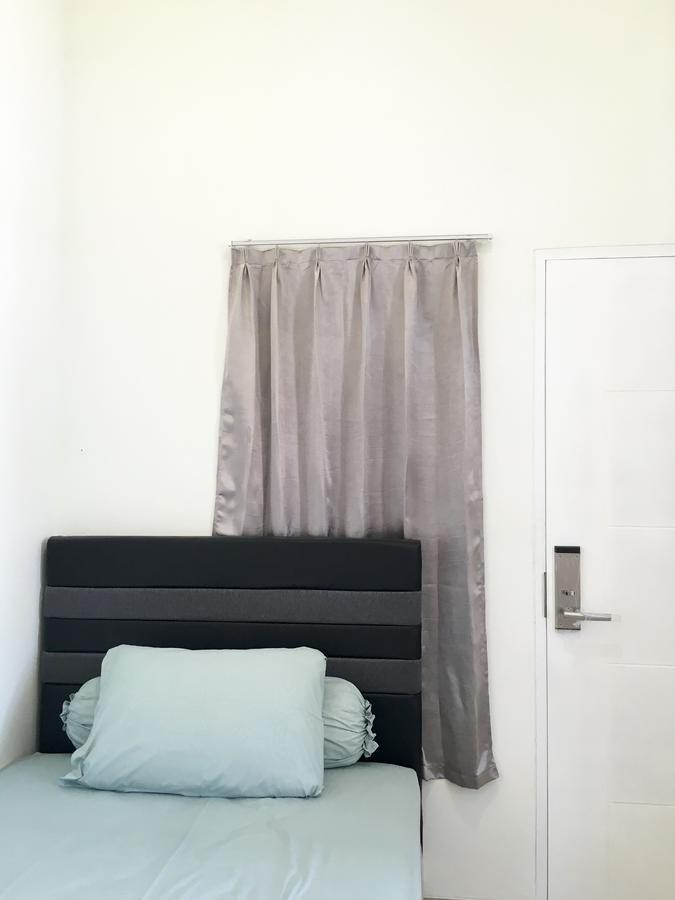 Grand Mulia Guest House Balikpapan (Borneo) Bagian luar foto